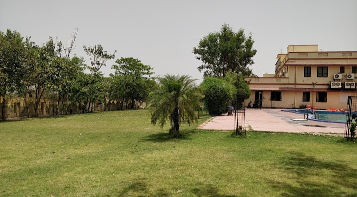 Resort & Amenities