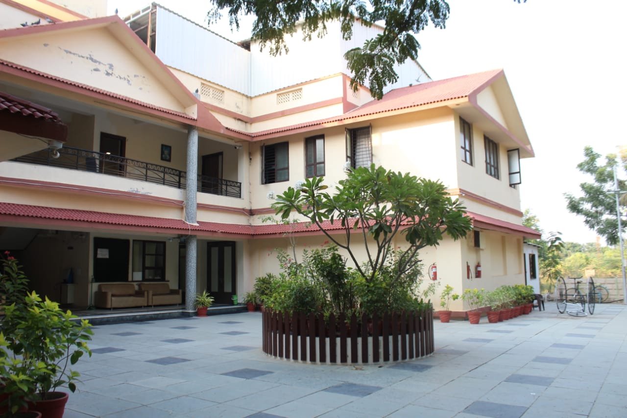 Resort & Amenities