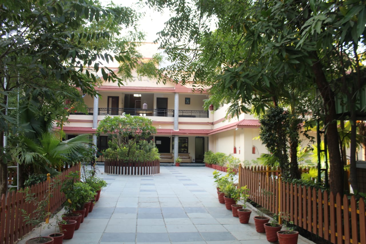 Resort & Amenities