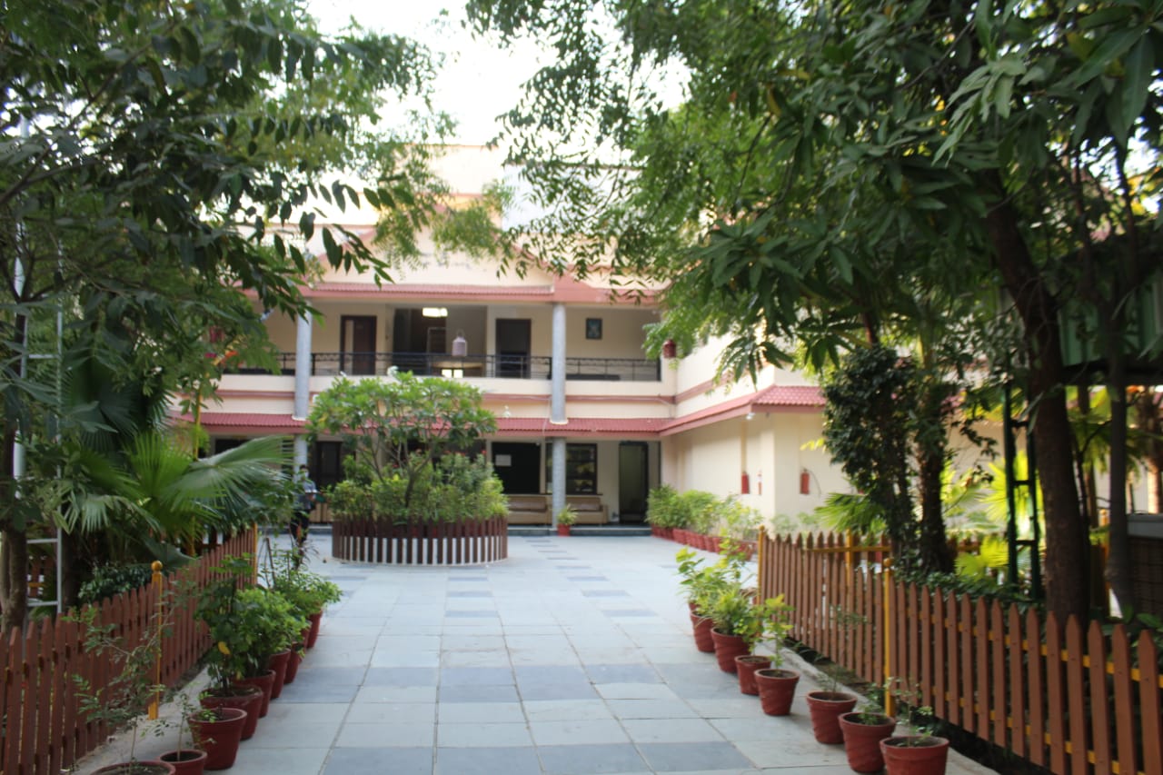 Resort & Amenities