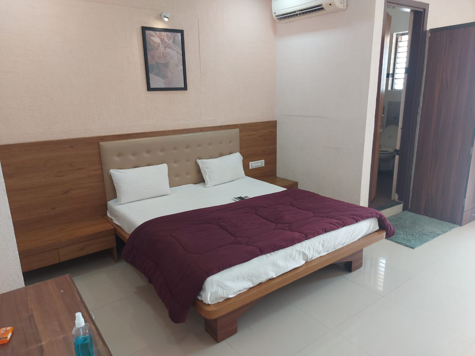 Deluxe Room Bed